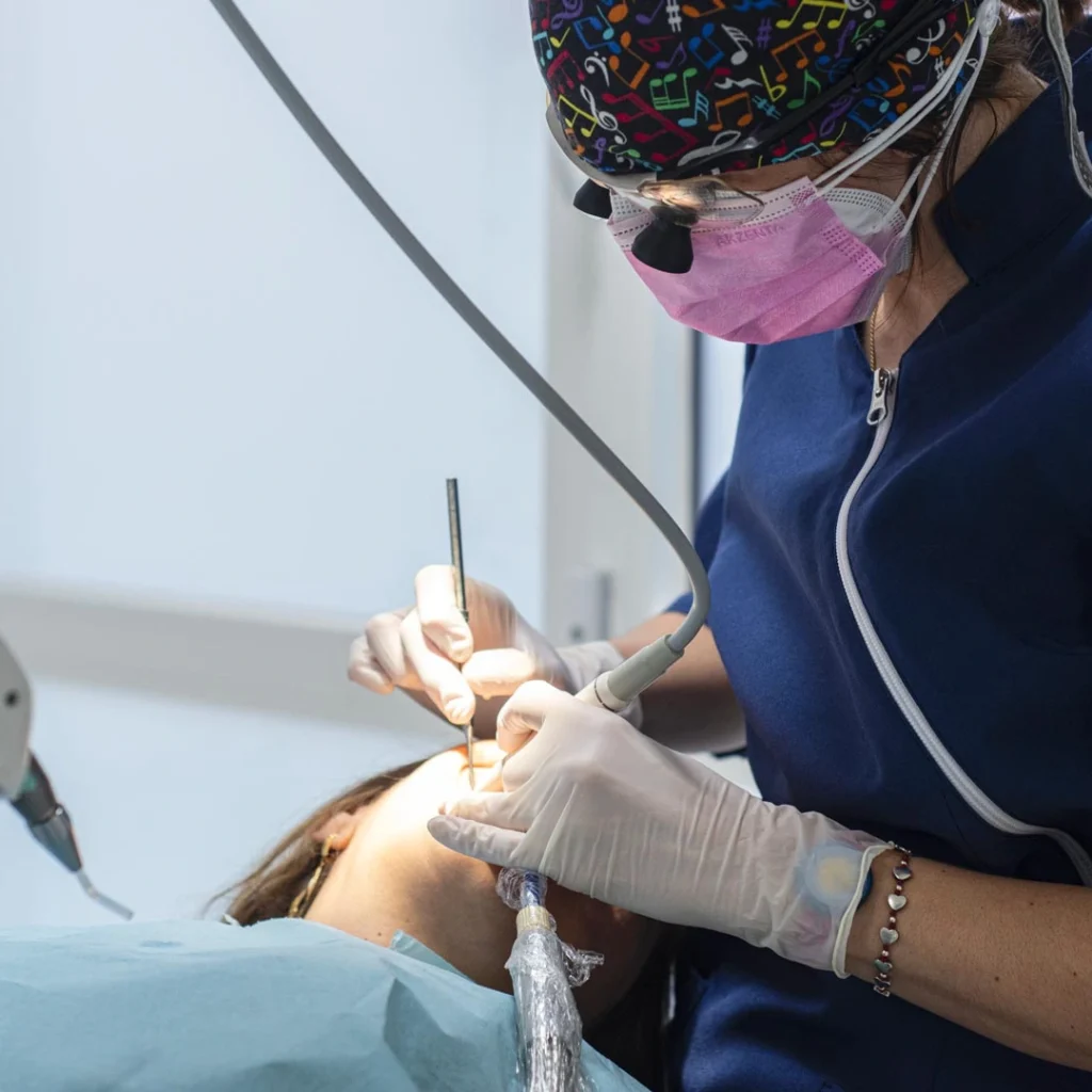 Devitalizzazione dente a Bologna